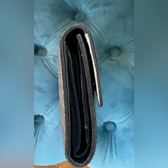 CHANEL Bicolore Leather Long Trifold Wallet Purse - Picture 4 of 10